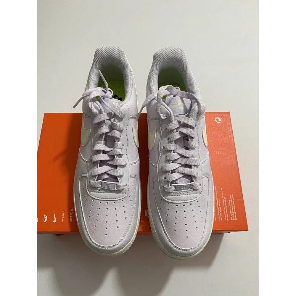 New Women’s Size 10 -Nike Air Force 1 '07 SE Next Nature Barely Grape DV3808 500 - Picture 2 of 10